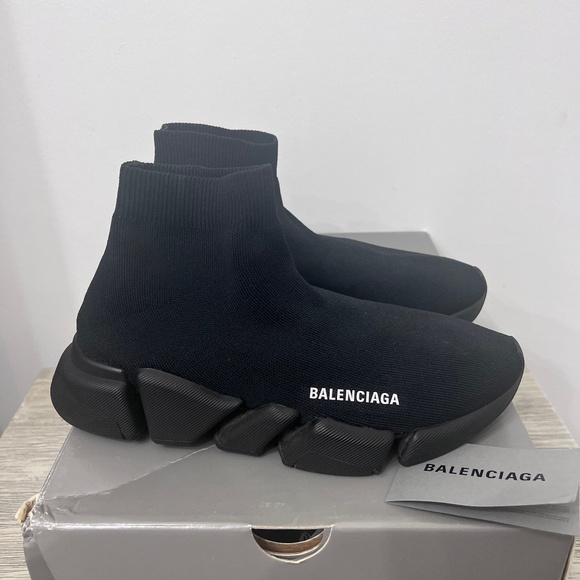 Balenciaga - Picture 1 of 3